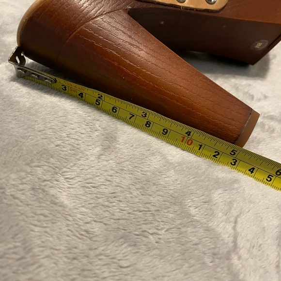 Beautiful Vince Camuto platform heels size 7.5 - Picture 4 of 5